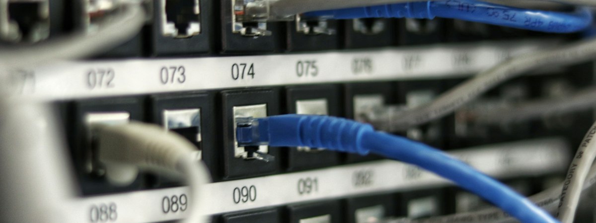 Structured network patch distribution with numbered ports and patch terminations